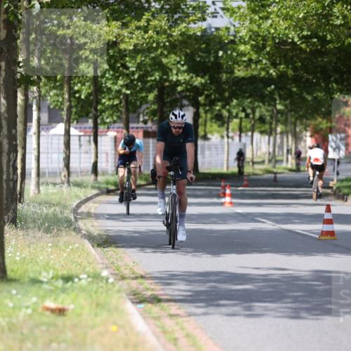 10.08.2025 - GEWOBA Citytriathlon Bremen Yannick Fuchs http://msf.ph/oto/8559507 10.08.2025 12:40:06 Radfahren 559, 596, 602, 690, 706, 721, 779, 815, 831, 880, 883, 890, 896, 1028 meine-sportfotos.de