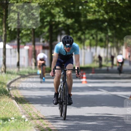 10.08.2025 - GEWOBA Citytriathlon Bremen Yannick Fuchs http://msf.ph/oto/8559522 10.08.2025 12:40:08 Radfahren 559, 596, 602, 690, 706, 721, 779, 815, 831, 880, 883, 890, 896, 899, 1028 meine-sportfotos.de