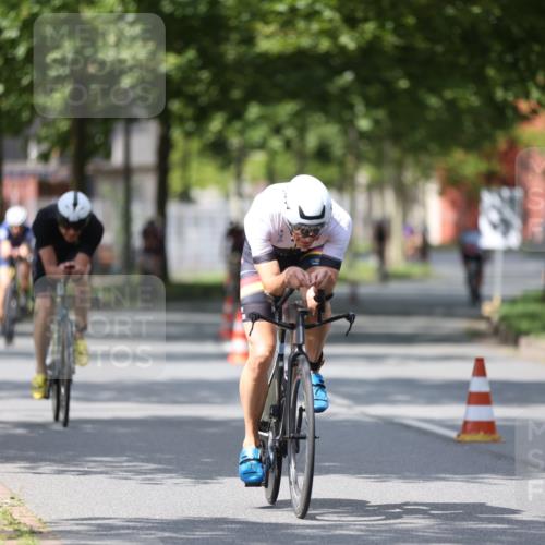10.08.2025 - GEWOBA Citytriathlon Bremen Yannick Fuchs http://msf.ph/oto/8559534 10.08.2025 12:40:10 Radfahren 559, 596, 602, 690, 706, 721, 779, 815, 831, 880, 883, 890, 896, 899, 1028 meine-sportfotos.de