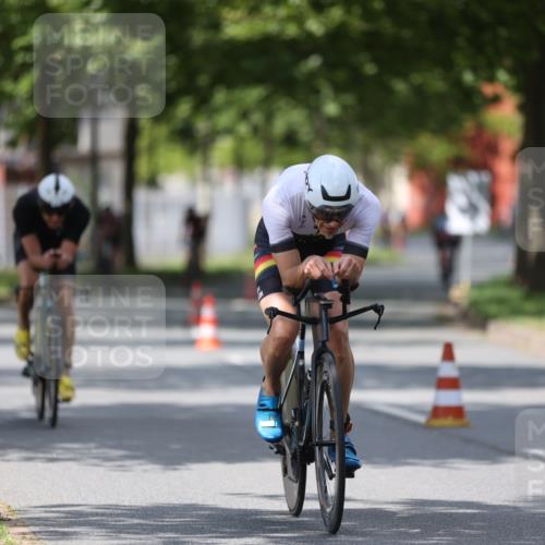 10.08.2025 - GEWOBA Citytriathlon Bremen Yannick Fuchs http://msf.ph/oto/8559536 10.08.2025 12:40:10 Radfahren 559, 596, 602, 690, 706, 721, 779, 815, 831, 880, 883, 890, 896, 899, 1028 meine-sportfotos.de