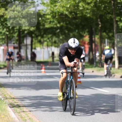 10.08.2025 - GEWOBA Citytriathlon Bremen Yannick Fuchs http://msf.ph/oto/8559548 10.08.2025 12:40:11 Radfahren 559, 596, 602, 690, 706, 721, 779, 815, 831, 880, 883, 890, 896, 899, 1028 meine-sportfotos.de