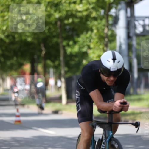 10.08.2025 - GEWOBA Citytriathlon Bremen Yannick Fuchs http://msf.ph/oto/8559553 10.08.2025 12:40:12 Radfahren 559, 596, 602, 690, 706, 721, 779, 815, 831, 880, 883, 890, 896, 899, 975, 1028 meine-sportfotos.de
