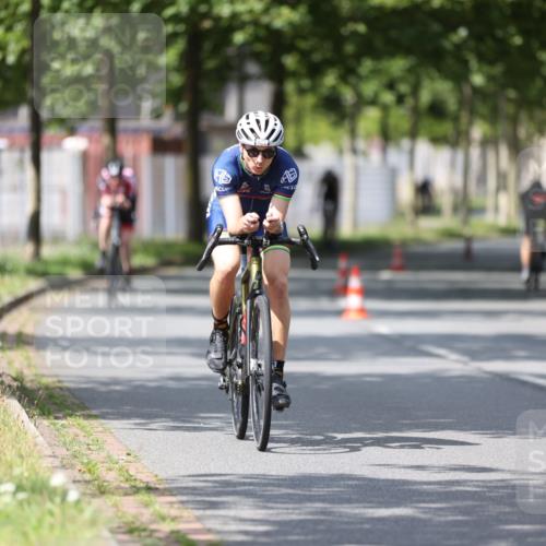 10.08.2025 - GEWOBA Citytriathlon Bremen Yannick Fuchs http://msf.ph/oto/8559555 10.08.2025 12:40:13 Radfahren 559, 581, 596, 602, 690, 706, 721, 779, 815, 831, 880, 883, 890, 896, 899, 975, 1028 meine-sportfotos.de