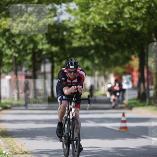 10.08.2025 - GEWOBA Citytriathlon Bremen Yannick Fuchs http://msf.ph/oto/8559585 10.08.2025 12:40:16 Radfahren 559, 581, 602, 690, 706, 721, 737, 779, 815, 880, 890, 896, 899, 910, 949, 975 meine-sportfotos.de