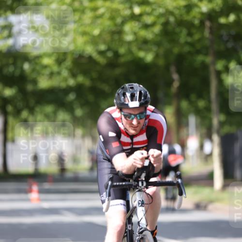 10.08.2025 - GEWOBA Citytriathlon Bremen Yannick Fuchs http://msf.ph/oto/8559592 10.08.2025 12:40:17 Radfahren 559, 581, 597, 602, 690, 706, 721, 737, 815, 880, 890, 896, 899, 910, 949, 975 meine-sportfotos.de