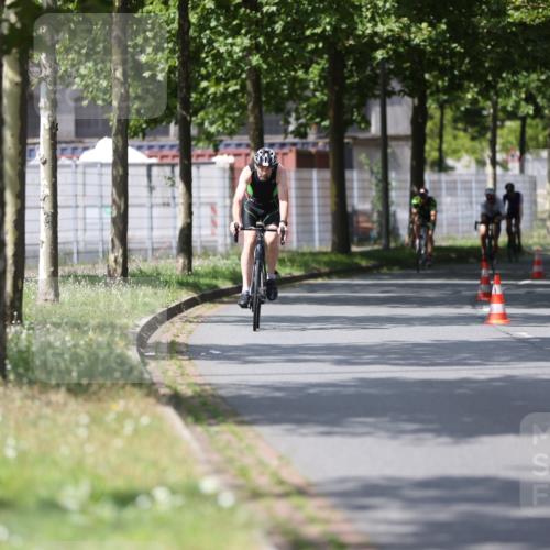 10.08.2025 - GEWOBA Citytriathlon Bremen Yannick Fuchs http://msf.ph/oto/8559597 10.08.2025 12:40:18 Radfahren 559, 581, 597, 602, 690, 706, 721, 737, 815, 880, 890, 896, 899, 910, 949, 975 meine-sportfotos.de