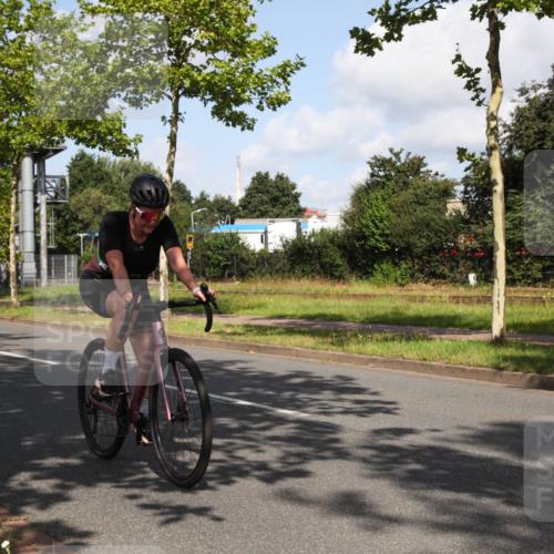 10.08.2025 - GEWOBA Citytriathlon Bremen Yannick Fuchs http://msf.ph/oto/8559626 10.08.2025 11:00:12 Radfahren 41, 131, 197, 201, 227, 381, 482 meine-sportfotos.de