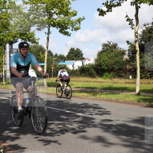 10.08.2025 - GEWOBA Citytriathlon Bremen Yannick Fuchs http://msf.ph/oto/8559644 10.08.2025 11:00:28 Radfahren 3, 39, 41, 49, 131, 139, 229, 381, 474 meine-sportfotos.de