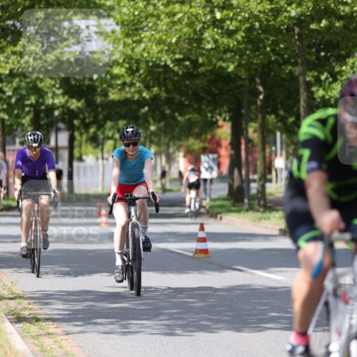 10.08.2025 - GEWOBA Citytriathlon Bremen Yannick Fuchs http://msf.ph/oto/8559645 10.08.2025 12:40:26 Radfahren 559, 581, 597, 602, 672, 723, 737, 815, 848, 870, 879, 890, 896, 899, 910, 949, 975, 1002, 1024 meine-sportfotos.de