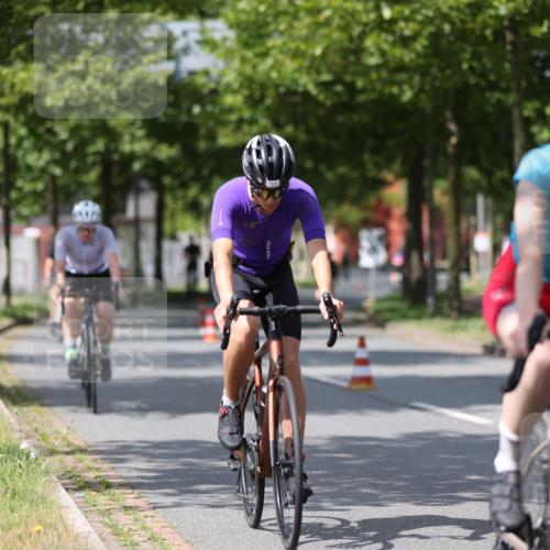 10.08.2025 - GEWOBA Citytriathlon Bremen Yannick Fuchs http://msf.ph/oto/8559656 10.08.2025 12:40:27 Radfahren 559, 581, 597, 602, 672, 723, 737, 815, 848, 870, 879, 890, 899, 910, 949, 975, 1002, 1024 meine-sportfotos.de