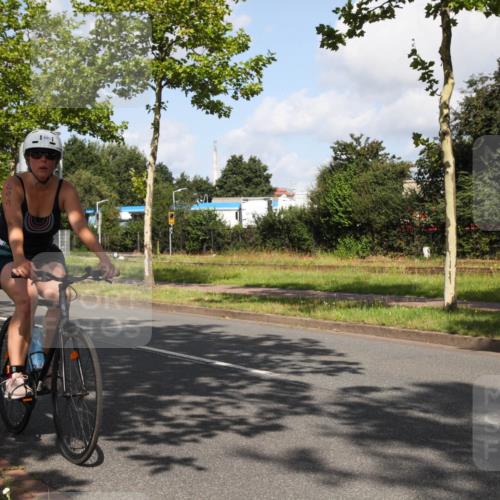 10.08.2025 - GEWOBA Citytriathlon Bremen Yannick Fuchs http://msf.ph/oto/8559671 10.08.2025 11:00:59 Radfahren 9, 15, 65, 113, 173, 499 meine-sportfotos.de