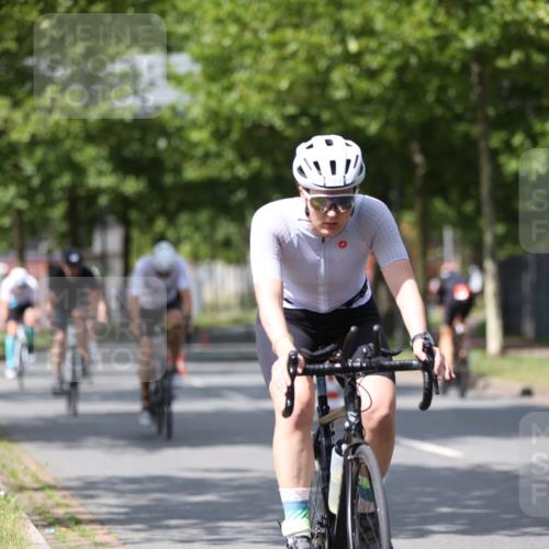 10.08.2025 - GEWOBA Citytriathlon Bremen Yannick Fuchs http://msf.ph/oto/8559673 10.08.2025 12:40:28 Radfahren 559, 581, 597, 602, 672, 723, 737, 815, 848, 870, 879, 890, 899, 910, 949, 975, 1002, 1024 meine-sportfotos.de
