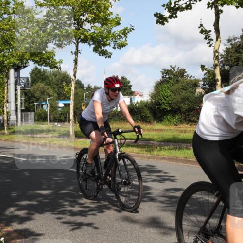 10.08.2025 - GEWOBA Citytriathlon Bremen Yannick Fuchs http://msf.ph/oto/8559677 10.08.2025 11:01:03 Radfahren 9, 15, 65, 113, 499 meine-sportfotos.de