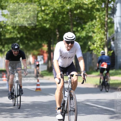 10.08.2025 - GEWOBA Citytriathlon Bremen Yannick Fuchs http://msf.ph/oto/8559687 10.08.2025 12:40:30 Radfahren 559, 581, 597, 672, 723, 737, 815, 829, 848, 870, 879, 899, 910, 949, 975, 1002, 1024 meine-sportfotos.de