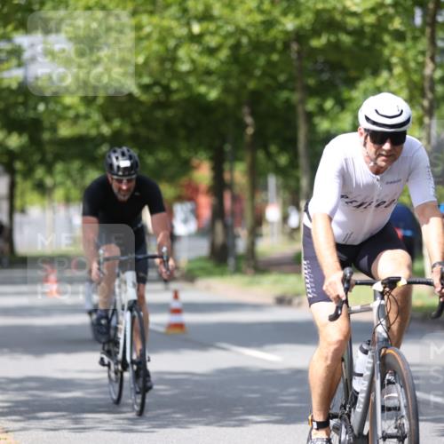 10.08.2025 - GEWOBA Citytriathlon Bremen Yannick Fuchs http://msf.ph/oto/8559689 10.08.2025 12:40:30 Radfahren 559, 581, 597, 672, 723, 737, 815, 829, 848, 870, 879, 899, 910, 949, 975, 1002, 1024 meine-sportfotos.de