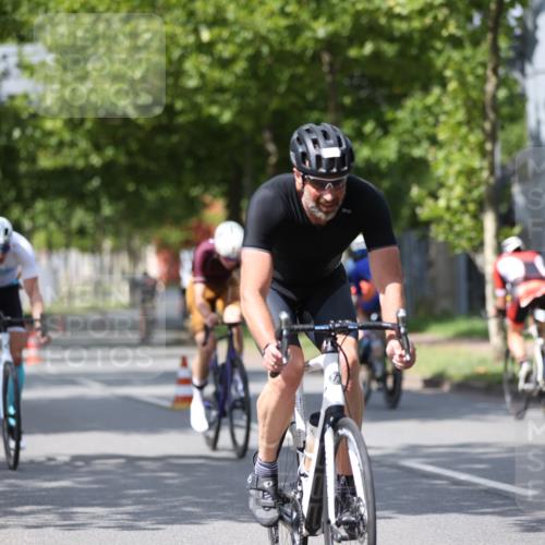 10.08.2025 - GEWOBA Citytriathlon Bremen Yannick Fuchs http://msf.ph/oto/8559694 10.08.2025 12:40:30 Radfahren 559, 581, 597, 672, 723, 737, 815, 829, 848, 870, 879, 899, 910, 949, 975, 1002, 1024 meine-sportfotos.de