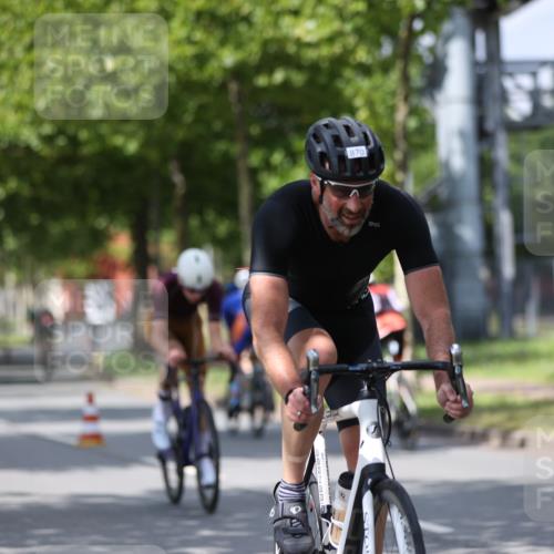 10.08.2025 - GEWOBA Citytriathlon Bremen Yannick Fuchs http://msf.ph/oto/8559696 10.08.2025 12:40:30 Radfahren 559, 581, 597, 672, 723, 737, 815, 829, 848, 870, 879, 899, 910, 949, 975, 1002, 1024 meine-sportfotos.de
