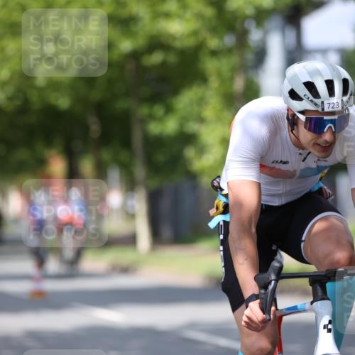 10.08.2025 - GEWOBA Citytriathlon Bremen Yannick Fuchs http://msf.ph/oto/8559708 10.08.2025 12:40:31 Radfahren 581, 597, 672, 723, 737, 815, 829, 848, 870, 879, 899, 910, 949, 975, 1002, 1024 meine-sportfotos.de