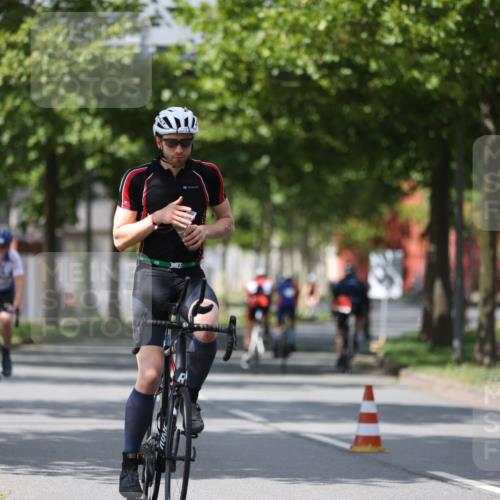10.08.2025 - GEWOBA Citytriathlon Bremen Yannick Fuchs http://msf.ph/oto/8559722 10.08.2025 12:40:33 Radfahren 581, 597, 672, 723, 737, 829, 848, 870, 879, 899, 910, 921, 949, 975, 1002, 1024 meine-sportfotos.de