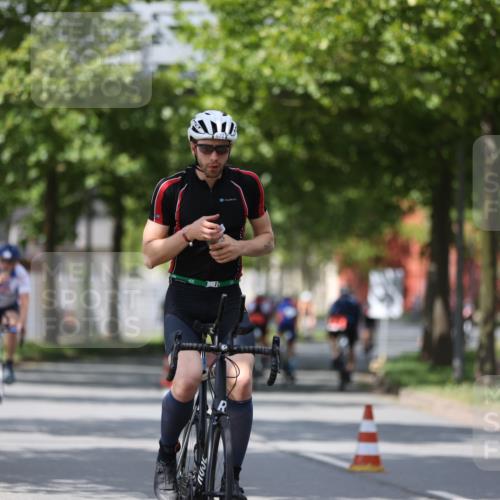 10.08.2025 - GEWOBA Citytriathlon Bremen Yannick Fuchs http://msf.ph/oto/8559724 10.08.2025 12:40:33 Radfahren 581, 597, 672, 723, 737, 829, 848, 870, 879, 899, 910, 921, 949, 975, 1002, 1024 meine-sportfotos.de
