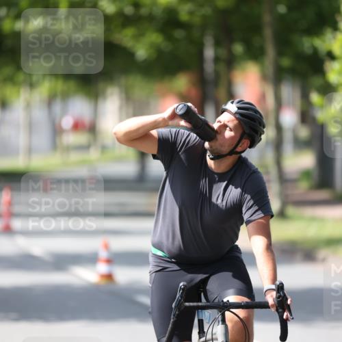 10.08.2025 - GEWOBA Citytriathlon Bremen Yannick Fuchs http://msf.ph/oto/8559755 10.08.2025 14:16:32 Radfahren 31, 38, 48, 57, 63, 64, 121, 144, 152, 173 meine-sportfotos.de