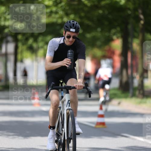 10.08.2025 - GEWOBA Citytriathlon Bremen Yannick Fuchs http://msf.ph/oto/8559760 10.08.2025 12:40:37 Radfahren 581, 597, 606, 672, 723, 737, 802, 829, 848, 870, 879, 910, 921, 949, 975, 1002, 1024 meine-sportfotos.de