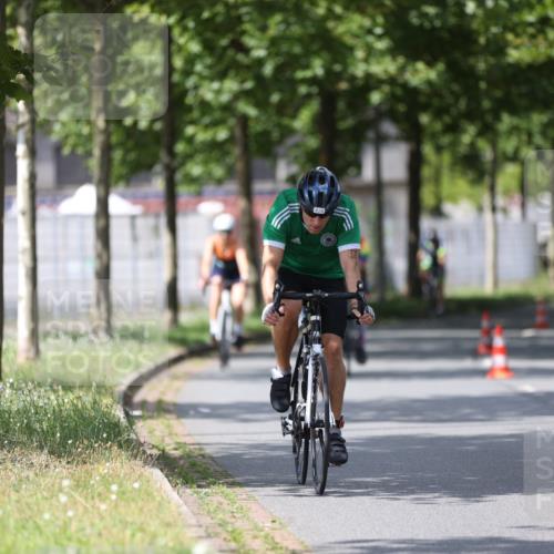 10.08.2025 - GEWOBA Citytriathlon Bremen Yannick Fuchs http://msf.ph/oto/8559774 10.08.2025 12:40:41 Radfahren 597, 606, 672, 723, 802, 829, 848, 870, 879, 910, 921, 1002, 1024 meine-sportfotos.de