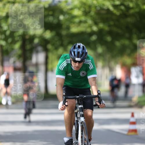 10.08.2025 - GEWOBA Citytriathlon Bremen Yannick Fuchs http://msf.ph/oto/8559782 10.08.2025 12:40:42 Radfahren 597, 606, 672, 723, 802, 829, 848, 870, 879, 921, 1001, 1002, 1024 meine-sportfotos.de