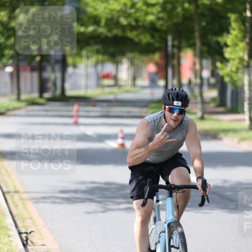10.08.2025 - GEWOBA Citytriathlon Bremen Yannick Fuchs http://msf.ph/oto/8559795 10.08.2025 14:16:37 Radfahren 31, 57, 63, 64, 121, 144, 152, 173 meine-sportfotos.de