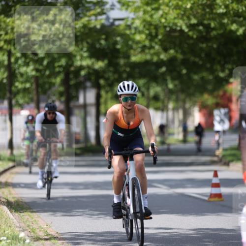 10.08.2025 - GEWOBA Citytriathlon Bremen Yannick Fuchs http://msf.ph/oto/8559810 10.08.2025 12:40:44 Radfahren 606, 672, 723, 785, 802, 829, 848, 870, 879, 921, 1001, 1002, 1024 meine-sportfotos.de