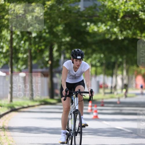 10.08.2025 - GEWOBA Citytriathlon Bremen Yannick Fuchs http://msf.ph/oto/8559837 10.08.2025 14:17:02 Radfahren 20, 32, 41, 58, 78, 164 meine-sportfotos.de