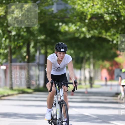 10.08.2025 - GEWOBA Citytriathlon Bremen Yannick Fuchs http://msf.ph/oto/8559841 10.08.2025 14:17:02 Radfahren 20, 32, 41, 58, 78, 164 meine-sportfotos.de