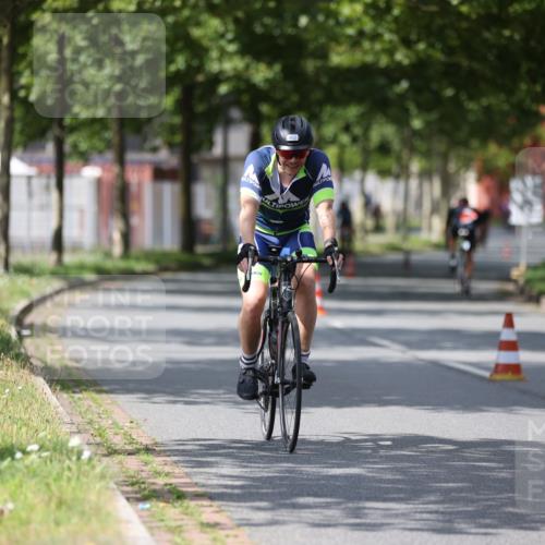 10.08.2025 - GEWOBA Citytriathlon Bremen Yannick Fuchs http://msf.ph/oto/8559842 10.08.2025 12:40:47 Radfahren 606, 672, 785, 802, 829, 848, 921, 1001, 1002 meine-sportfotos.de