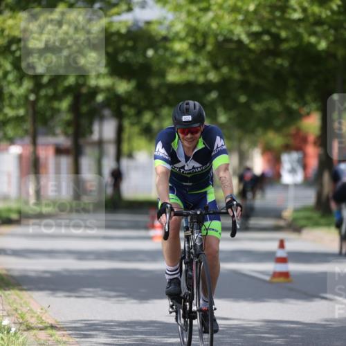 10.08.2025 - GEWOBA Citytriathlon Bremen Yannick Fuchs http://msf.ph/oto/8559849 10.08.2025 12:40:48 Radfahren 606, 650, 672, 785, 802, 829, 848, 921, 1001, 1002 meine-sportfotos.de