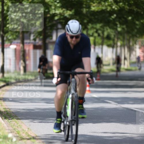10.08.2025 - GEWOBA Citytriathlon Bremen Yannick Fuchs http://msf.ph/oto/8559867 10.08.2025 12:40:55 Radfahren 606, 650, 785, 802, 803, 921, 1001, 1023 meine-sportfotos.de