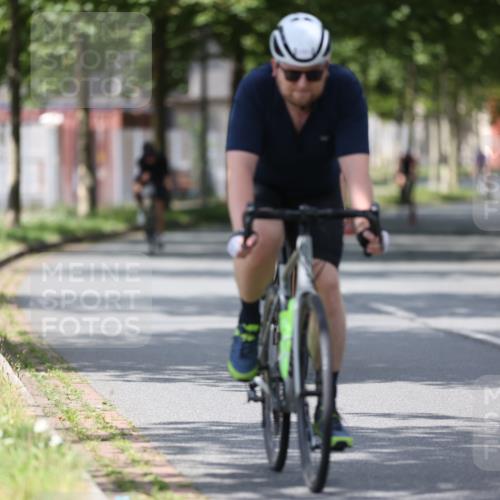 10.08.2025 - GEWOBA Citytriathlon Bremen Yannick Fuchs http://msf.ph/oto/8559870 10.08.2025 12:40:55 Radfahren 606, 650, 785, 802, 803, 921, 1001, 1023 meine-sportfotos.de