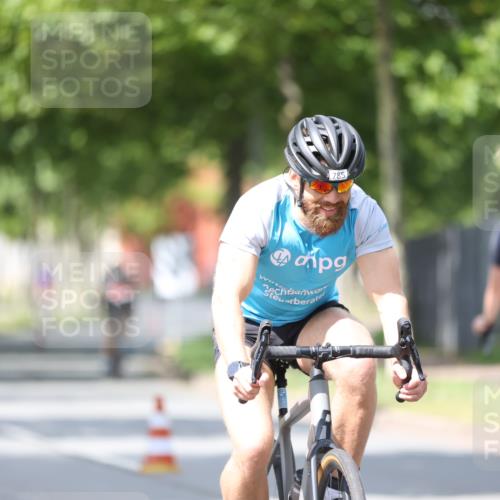 10.08.2025 - GEWOBA Citytriathlon Bremen Yannick Fuchs http://msf.ph/oto/8559877 10.08.2025 12:40:57 Radfahren 606, 650, 660, 665, 785, 802, 803, 921, 1001, 1023 meine-sportfotos.de