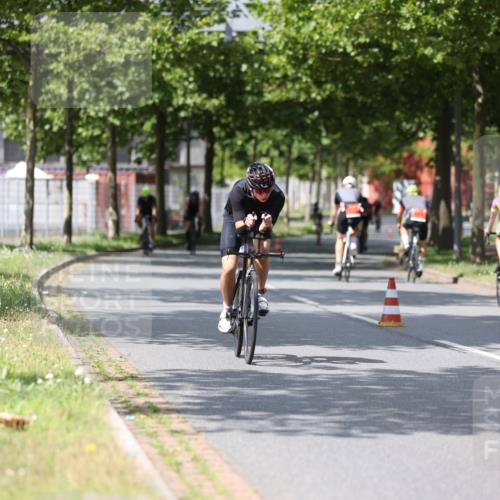 10.08.2025 - GEWOBA Citytriathlon Bremen Yannick Fuchs http://msf.ph/oto/8559895 10.08.2025 12:40:59 Radfahren 606, 650, 660, 665, 785, 802, 803, 1001, 1023 meine-sportfotos.de