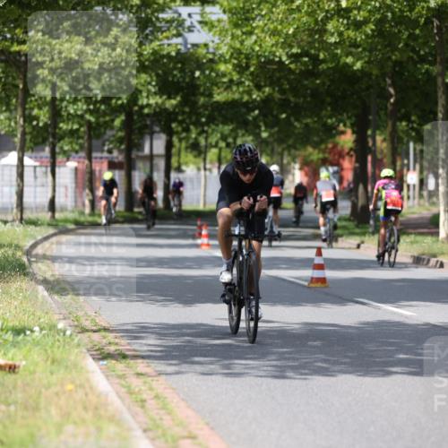 10.08.2025 - GEWOBA Citytriathlon Bremen Yannick Fuchs http://msf.ph/oto/8559900 10.08.2025 12:40:59 Radfahren 606, 650, 660, 665, 785, 802, 803, 1001, 1023 meine-sportfotos.de