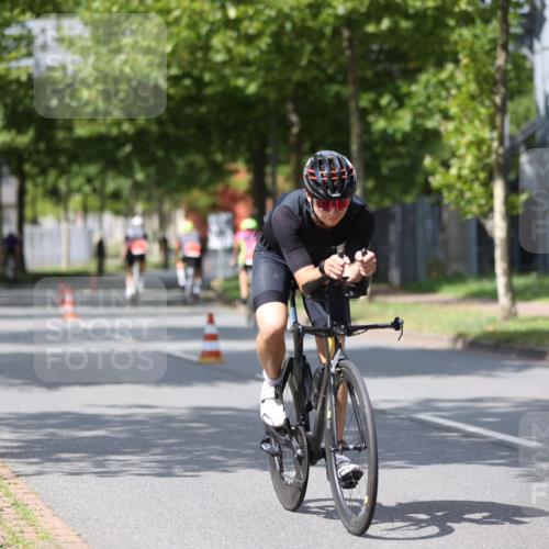 10.08.2025 - GEWOBA Citytriathlon Bremen Yannick Fuchs http://msf.ph/oto/8559908 10.08.2025 12:41:00 Radfahren 568, 606, 650, 660, 665, 785, 802, 803, 1001, 1023 meine-sportfotos.de