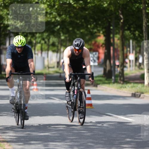 10.08.2025 - GEWOBA Citytriathlon Bremen Yannick Fuchs http://msf.ph/oto/8559918 10.08.2025 12:41:04 Radfahren 568, 650, 660, 665, 785, 803, 934, 1001, 1023 meine-sportfotos.de