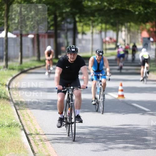 10.08.2025 - GEWOBA Citytriathlon Bremen Yannick Fuchs http://msf.ph/oto/8559941 10.08.2025 14:17:58 Radfahren 51, 91, 214, 240, 263 meine-sportfotos.de