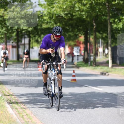 10.08.2025 - GEWOBA Citytriathlon Bremen Yannick Fuchs http://msf.ph/oto/8559948 10.08.2025 12:41:06 Radfahren 568, 650, 660, 665, 785, 803, 934, 1001, 1023 meine-sportfotos.de