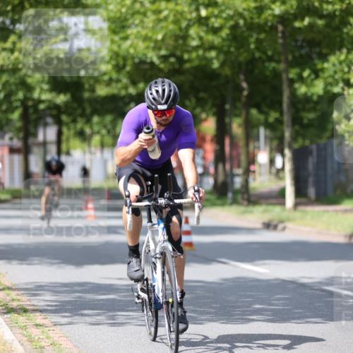 10.08.2025 - GEWOBA Citytriathlon Bremen Yannick Fuchs http://msf.ph/oto/8559951 10.08.2025 12:41:06 Radfahren 568, 650, 660, 665, 785, 803, 934, 1001, 1023 meine-sportfotos.de