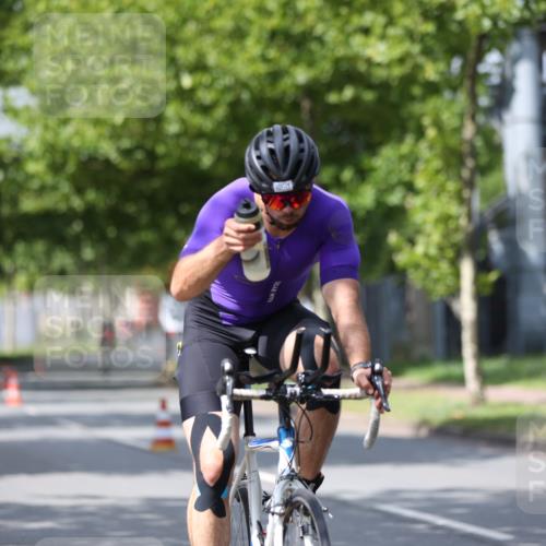 10.08.2025 - GEWOBA Citytriathlon Bremen Yannick Fuchs http://msf.ph/oto/8559958 10.08.2025 12:41:07 Radfahren 568, 650, 660, 665, 755, 785, 803, 830, 934, 1001, 1023 meine-sportfotos.de