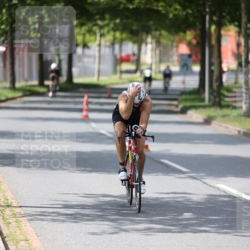 10.08.2025 - GEWOBA Citytriathlon Bremen Yannick Fuchs http://msf.ph/oto/8559960 10.08.2025 14:18:02 Radfahren 51, 91, 214, 240, 263 meine-sportfotos.de