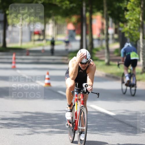 10.08.2025 - GEWOBA Citytriathlon Bremen Yannick Fuchs http://msf.ph/oto/8559963 10.08.2025 14:18:02 Radfahren 51, 91, 214, 240, 263 meine-sportfotos.de