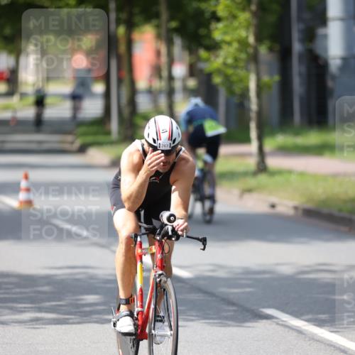 10.08.2025 - GEWOBA Citytriathlon Bremen Yannick Fuchs http://msf.ph/oto/8559966 10.08.2025 14:18:02 Radfahren 51, 91, 214, 240, 263 meine-sportfotos.de
