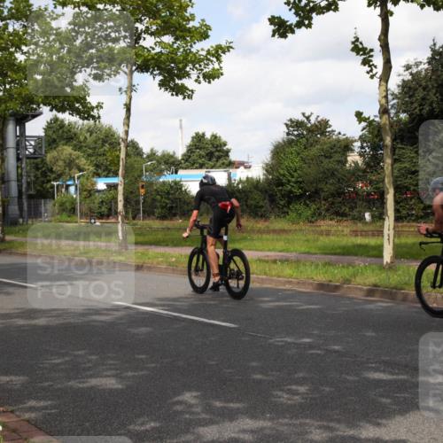 10.08.2025 - GEWOBA Citytriathlon Bremen Yannick Fuchs http://msf.ph/oto/8559968 10.08.2025 11:59:19 Radfahren  meine-sportfotos.de