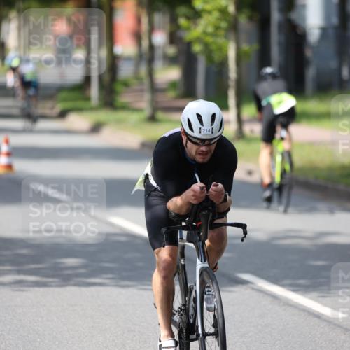 10.08.2025 - GEWOBA Citytriathlon Bremen Yannick Fuchs http://msf.ph/oto/8559975 10.08.2025 14:18:08 Radfahren 91, 214, 240, 263, 295 meine-sportfotos.de